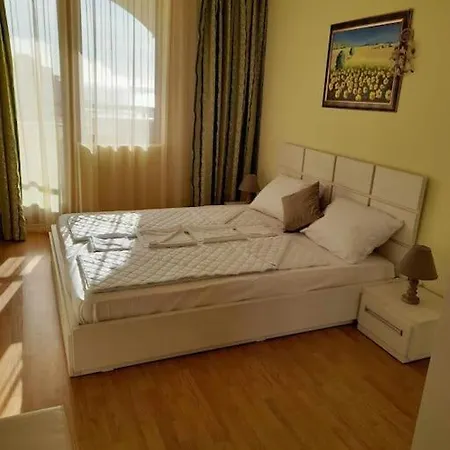 Sunrise 2 Bedrooms *