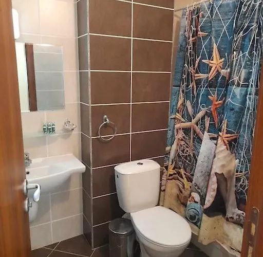 Sunrise 2 Bedrooms *